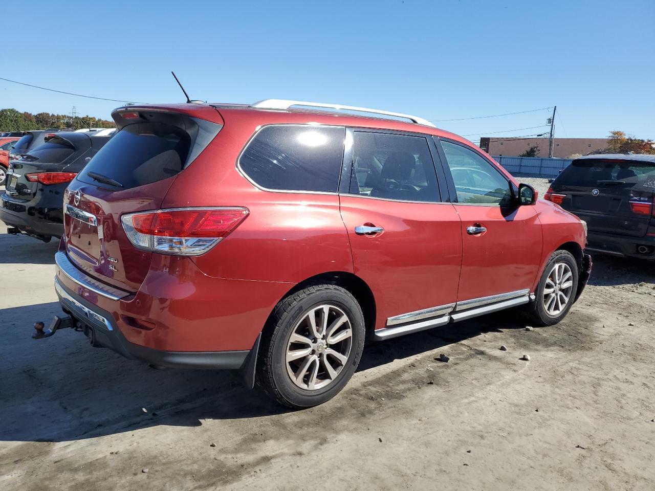 2016 Nissan Pathfinder - Image 3