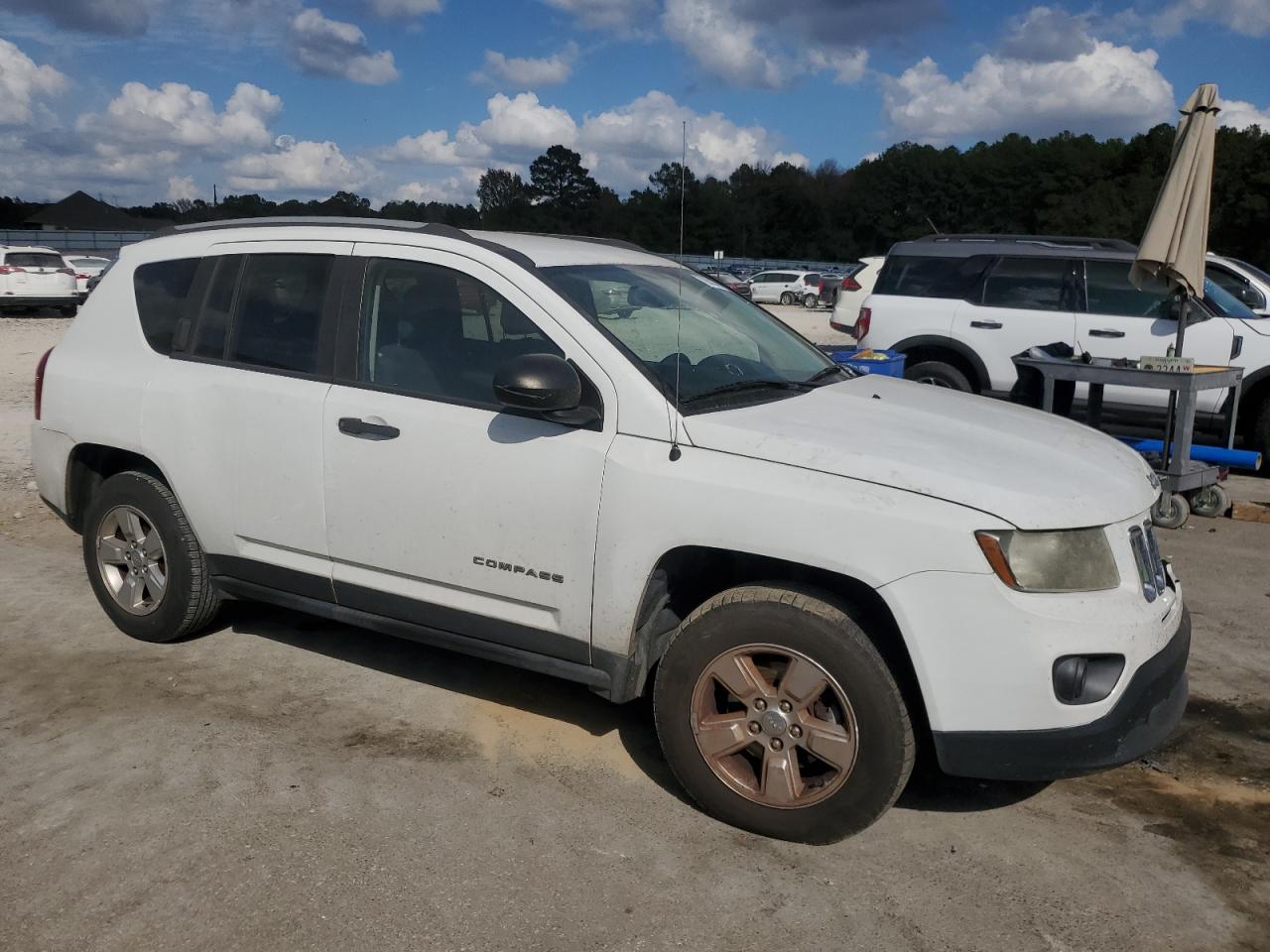 VIN 1C4NJCBB7GD681716 2016 JEEP COMPASS no.4