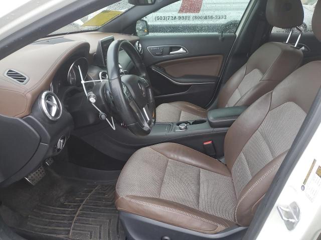 Parquets MERCEDES-BENZ GLA-CLASS 2015 White