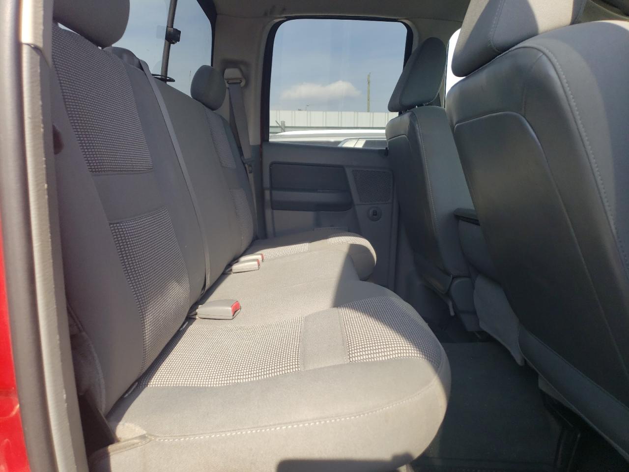 2007 Dodge RAM - Image 10