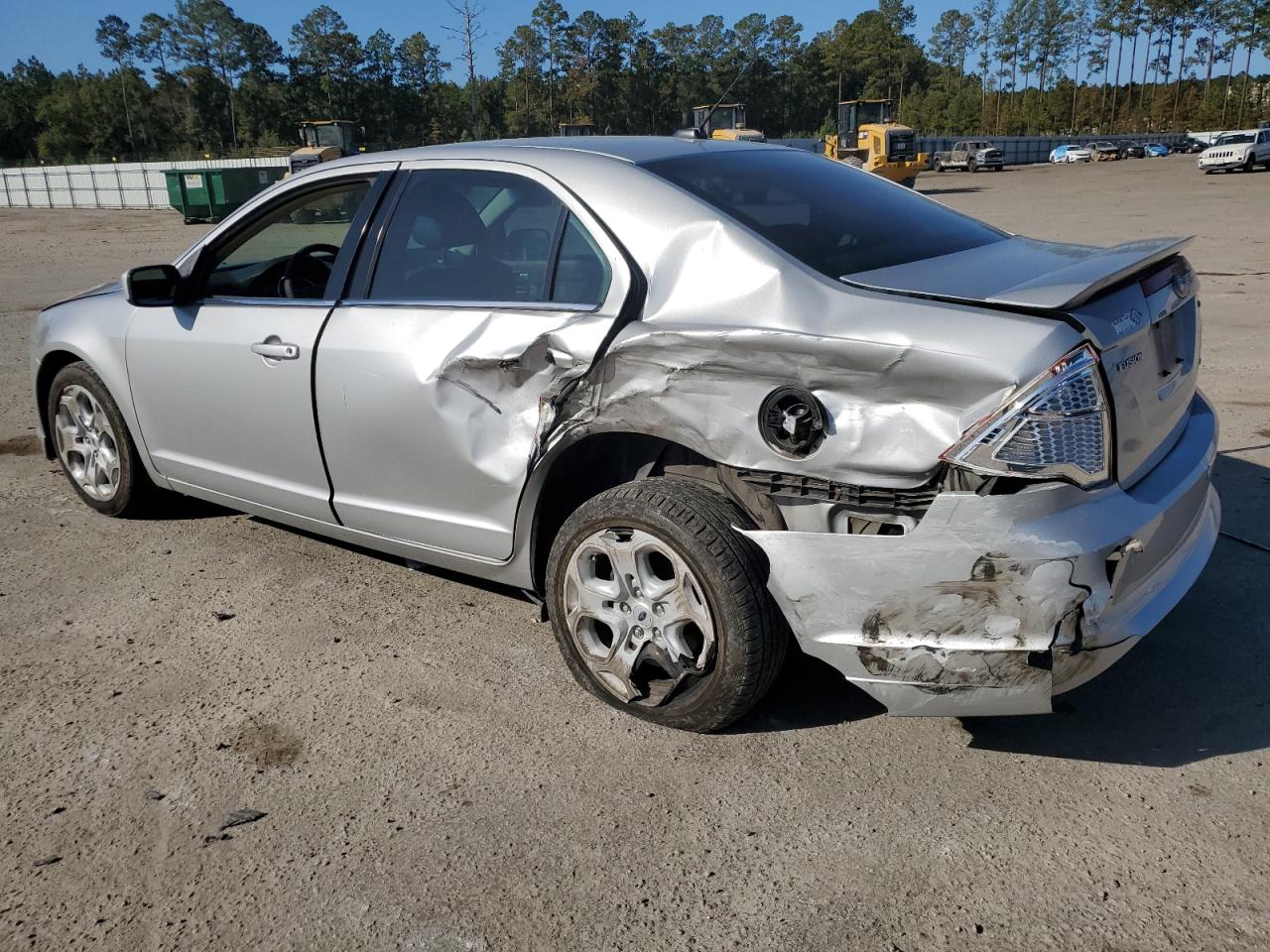 2010 Ford Fusion - Image 2