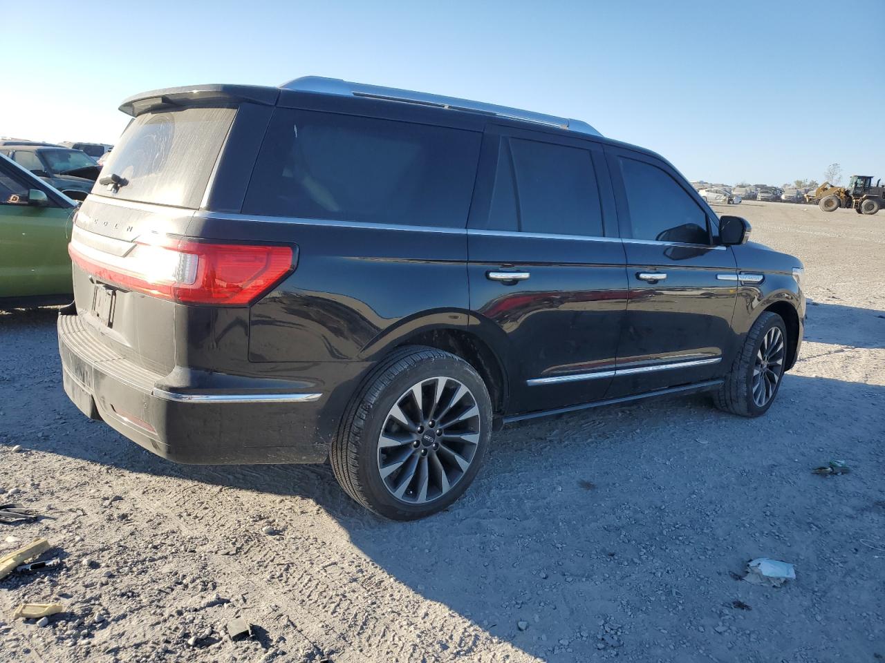 2018 Lincoln Navigator - Image 3