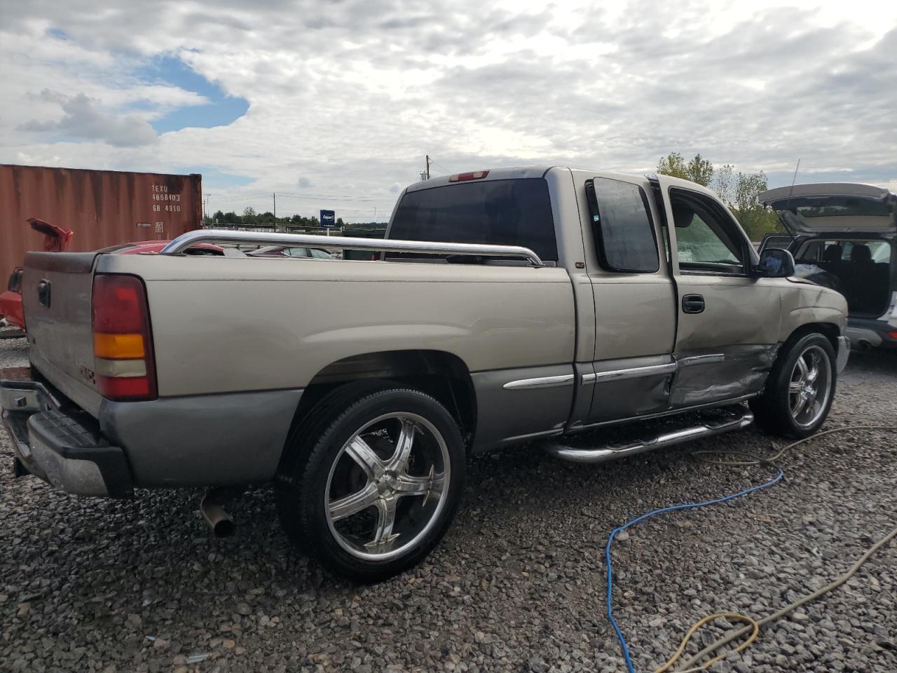 2000 GMC Sierra - Image 3