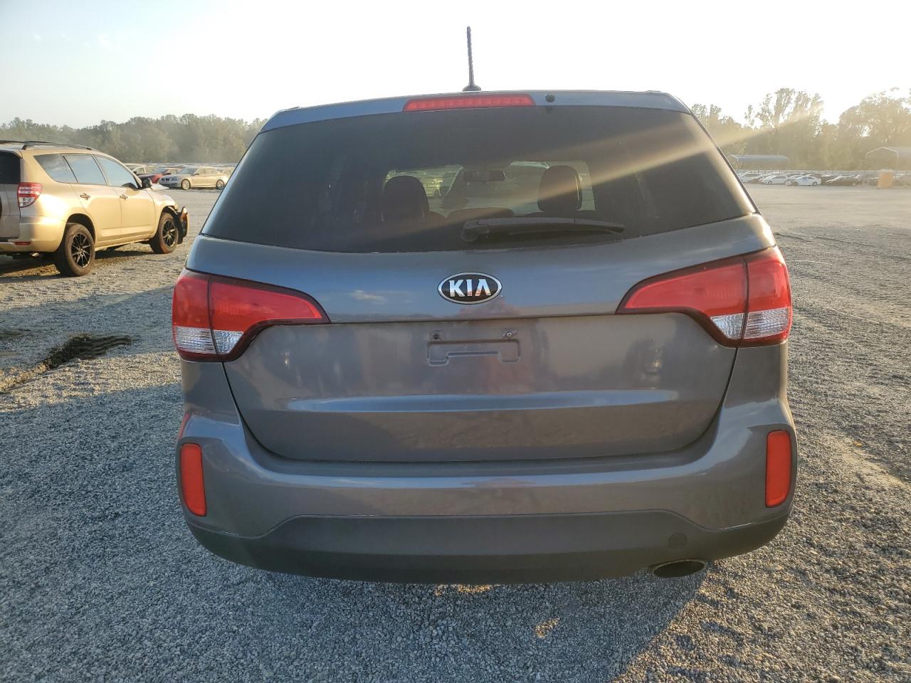 2014 Kia Sorento Lx VIN: 5XYKT3A61EG526062 Lot: 75049494