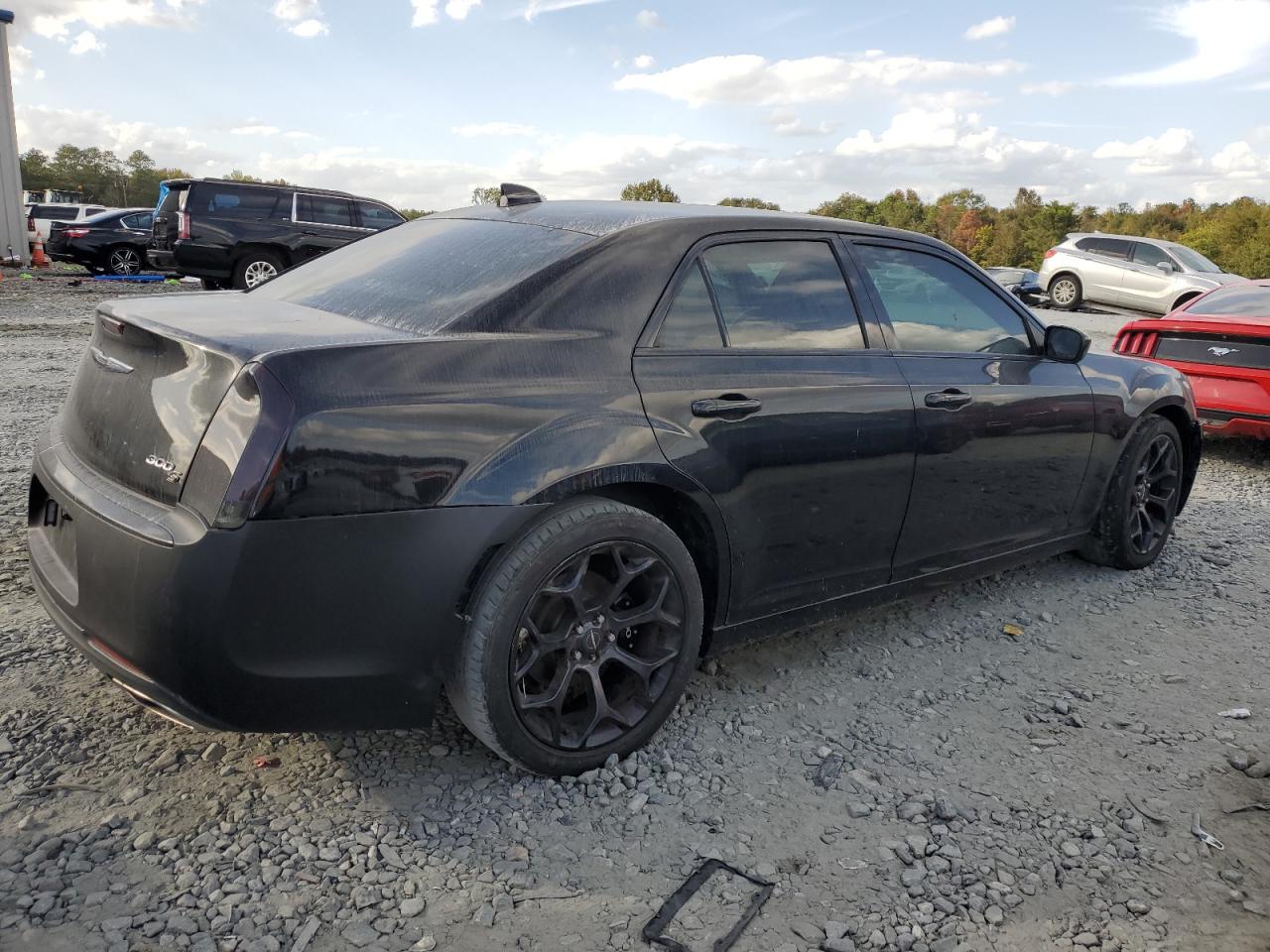 VIN 2C3CCABG0KH618118 2019 CHRYSLER 300 no.3