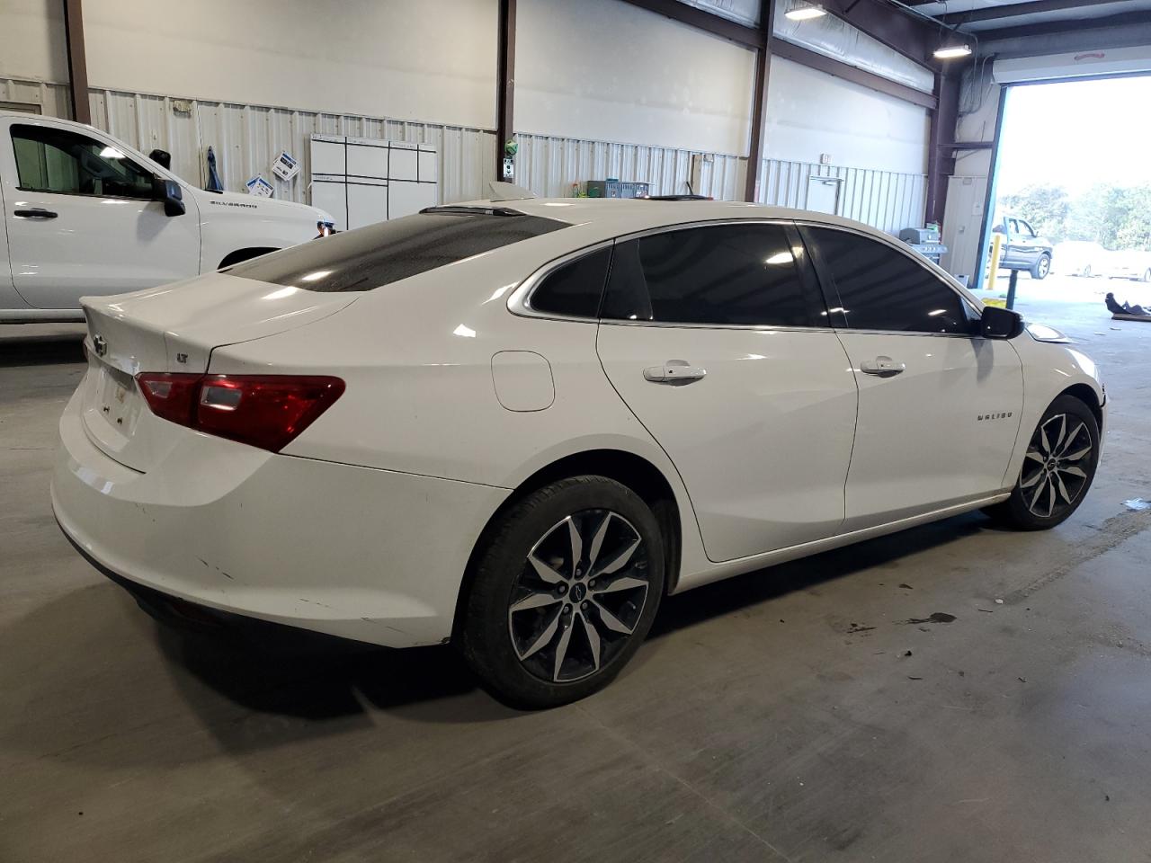 2018 Chevrolet Malibu - Image 3