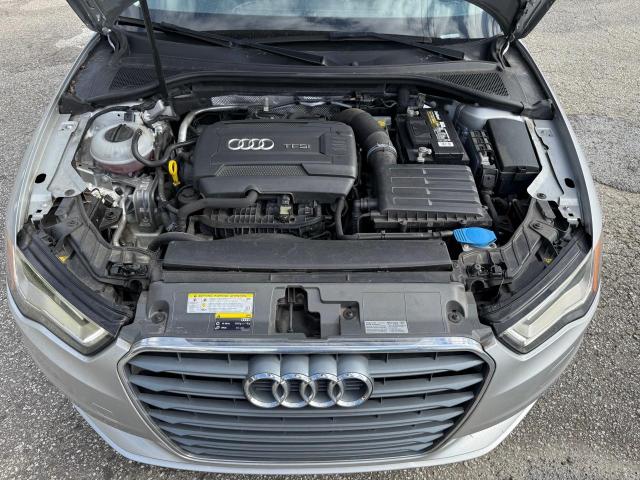 Седани AUDI A3 2015 Сріблястий