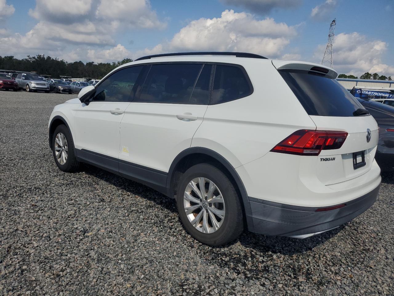 3VV1B7AX8KM030271 2019 VOLKSWAGEN TIGUAN - Image 2