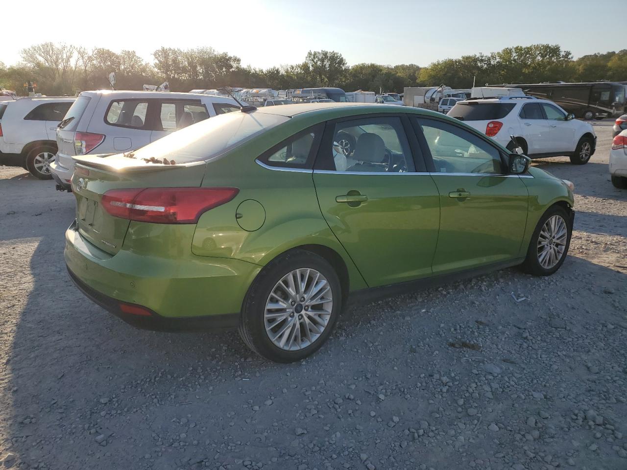 1FADP3J21JL293931 2018 Ford Focus Titanium