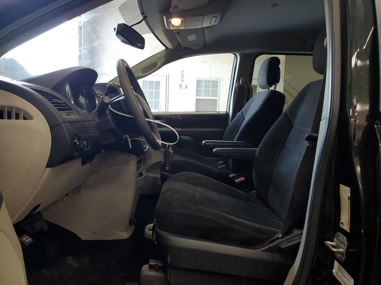 2012 Dodge Caravan - Image 7