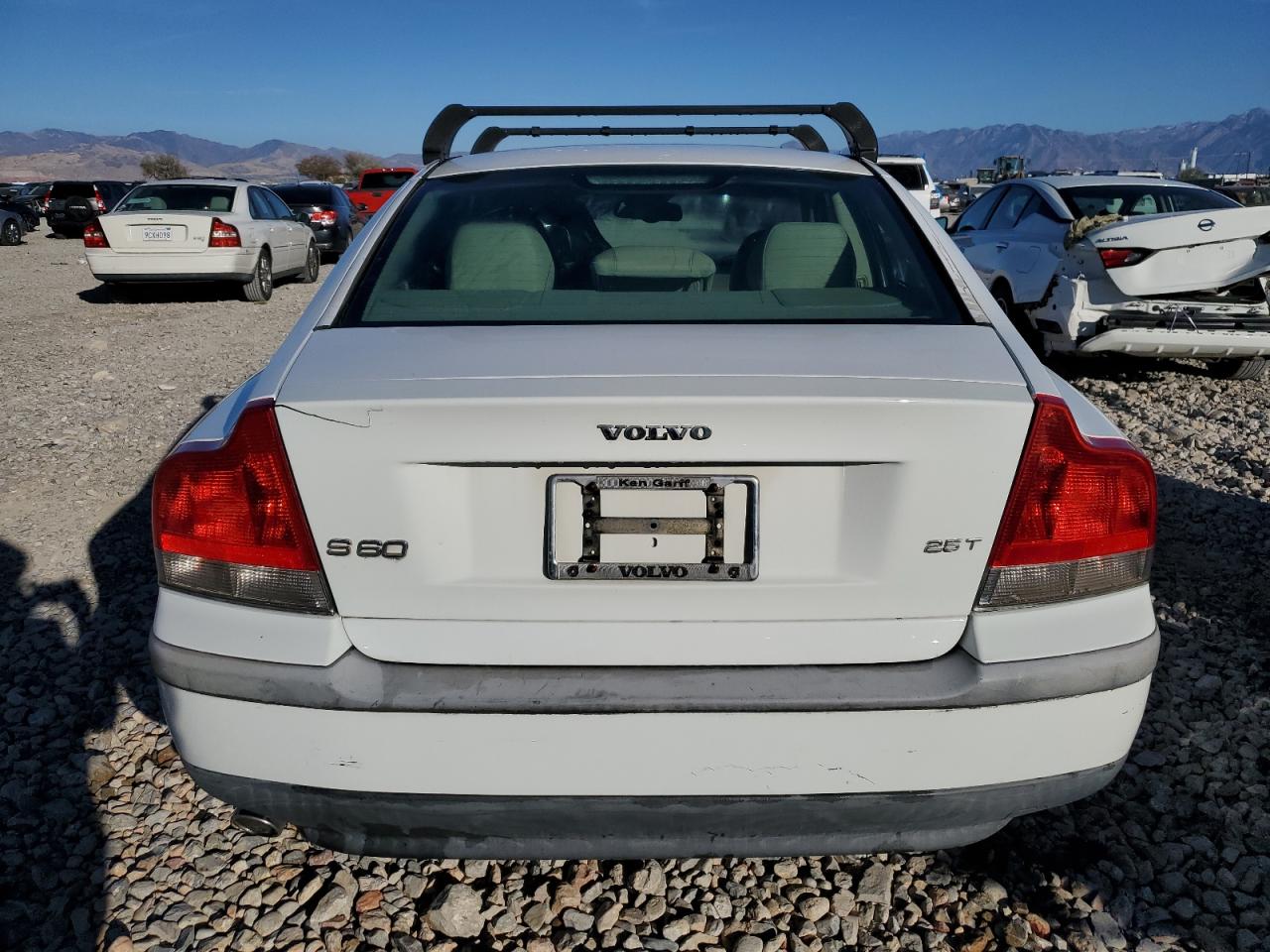 2004 Volvo S60 2.5T VIN: YV1RS59V242411658 Lot: 77365554