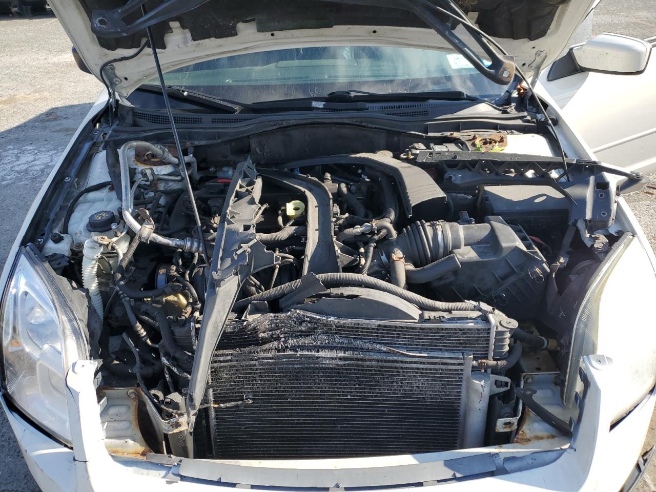 2009 Ford Fusion - Image 13