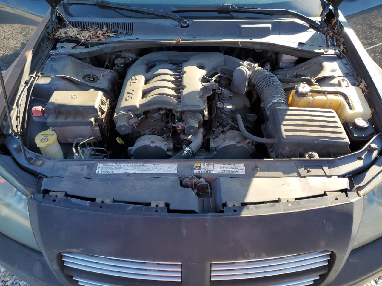 2007 Dodge Magnum - Image 12