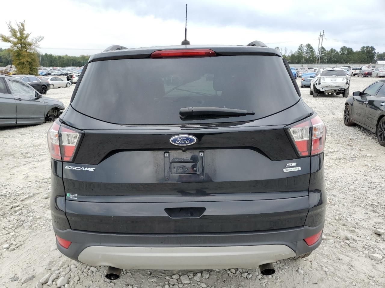 1FMCU0GD2JUB62065 2018 Ford Escape Se