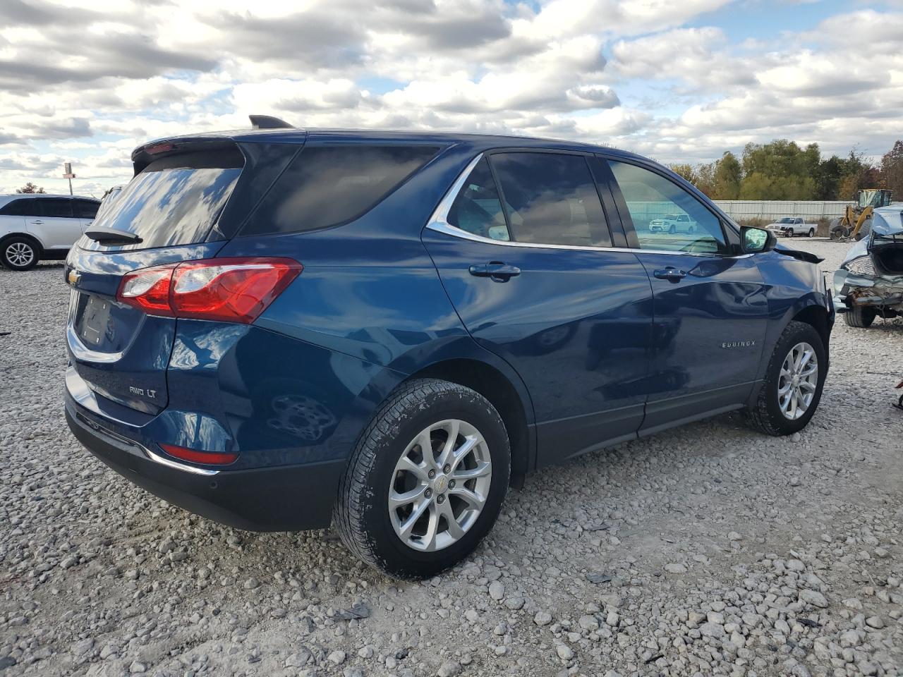 2020 Chevrolet Equinox - Image 3