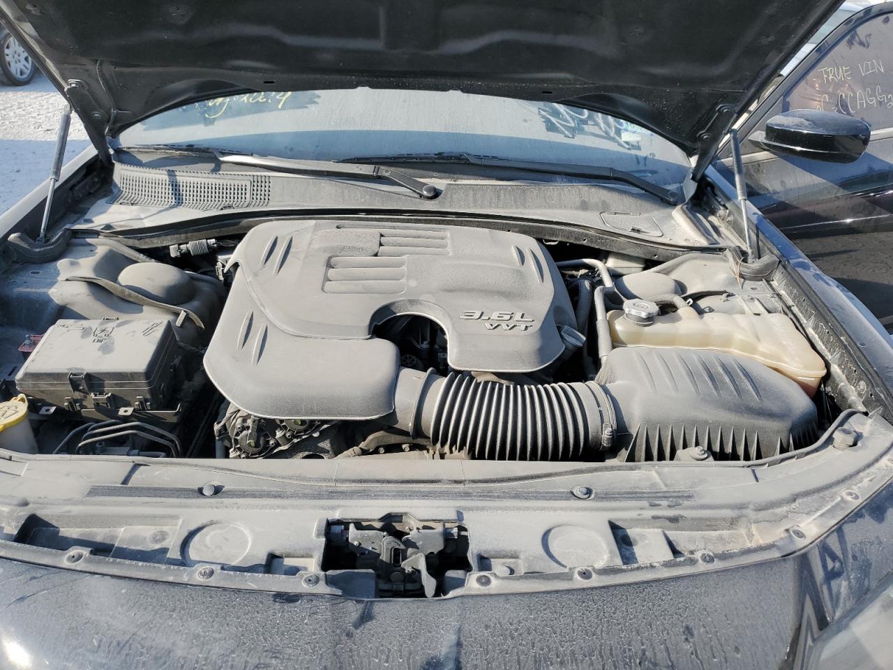 2012 Chrysler 300 - Image 11