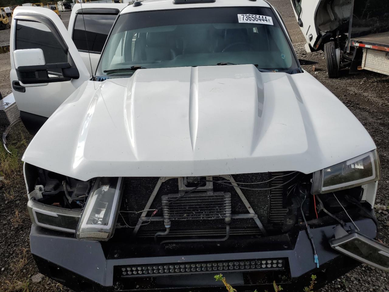 2004 Chevrolet Silverado - Image 11