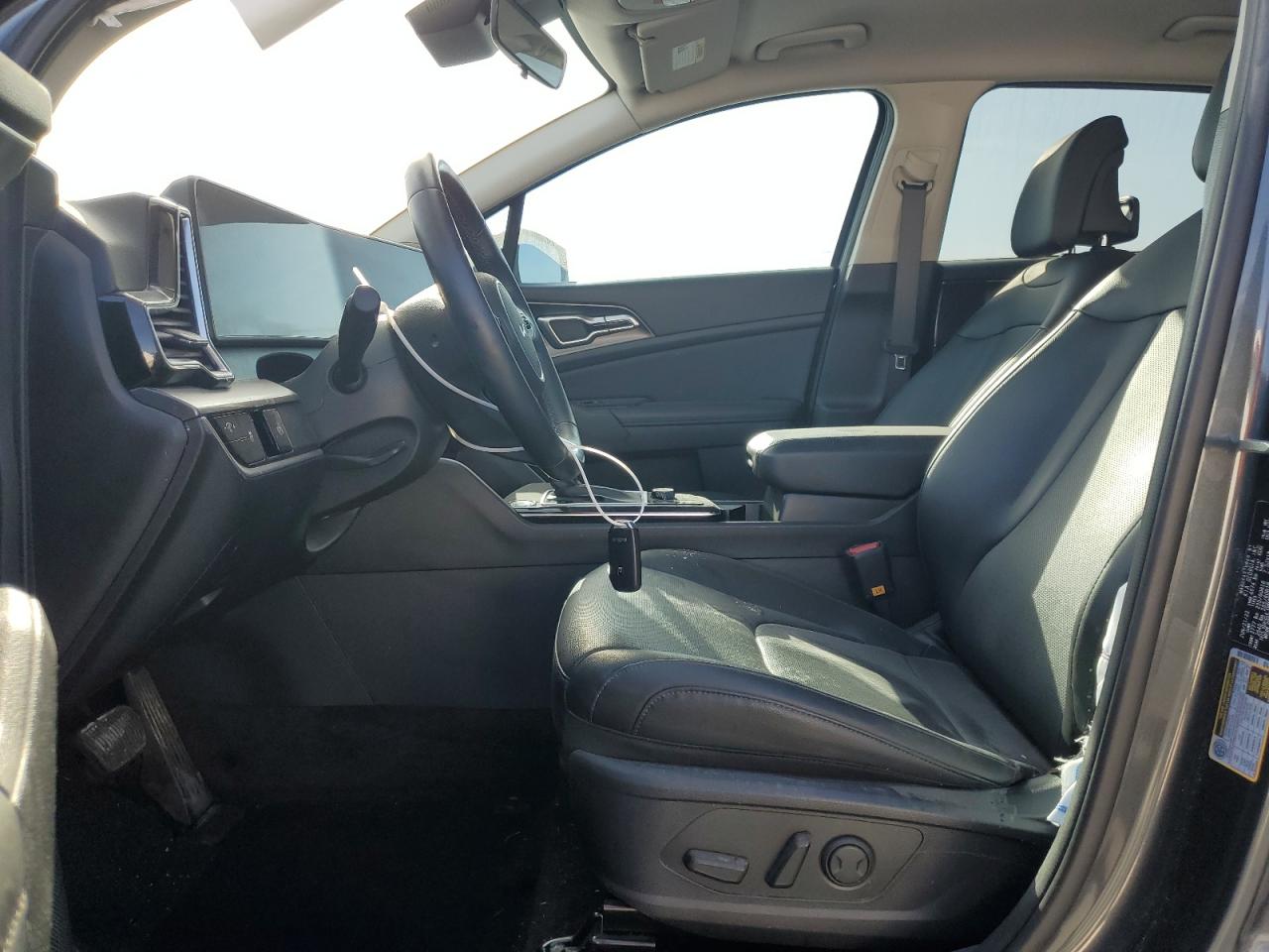 2023 Kia Sportage - Image 7
