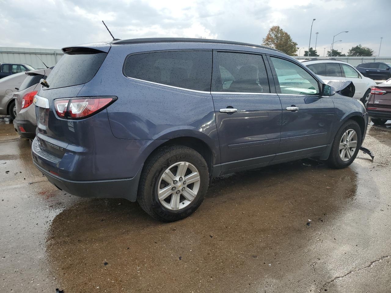 2014 Chevrolet Traverse - Image 3
