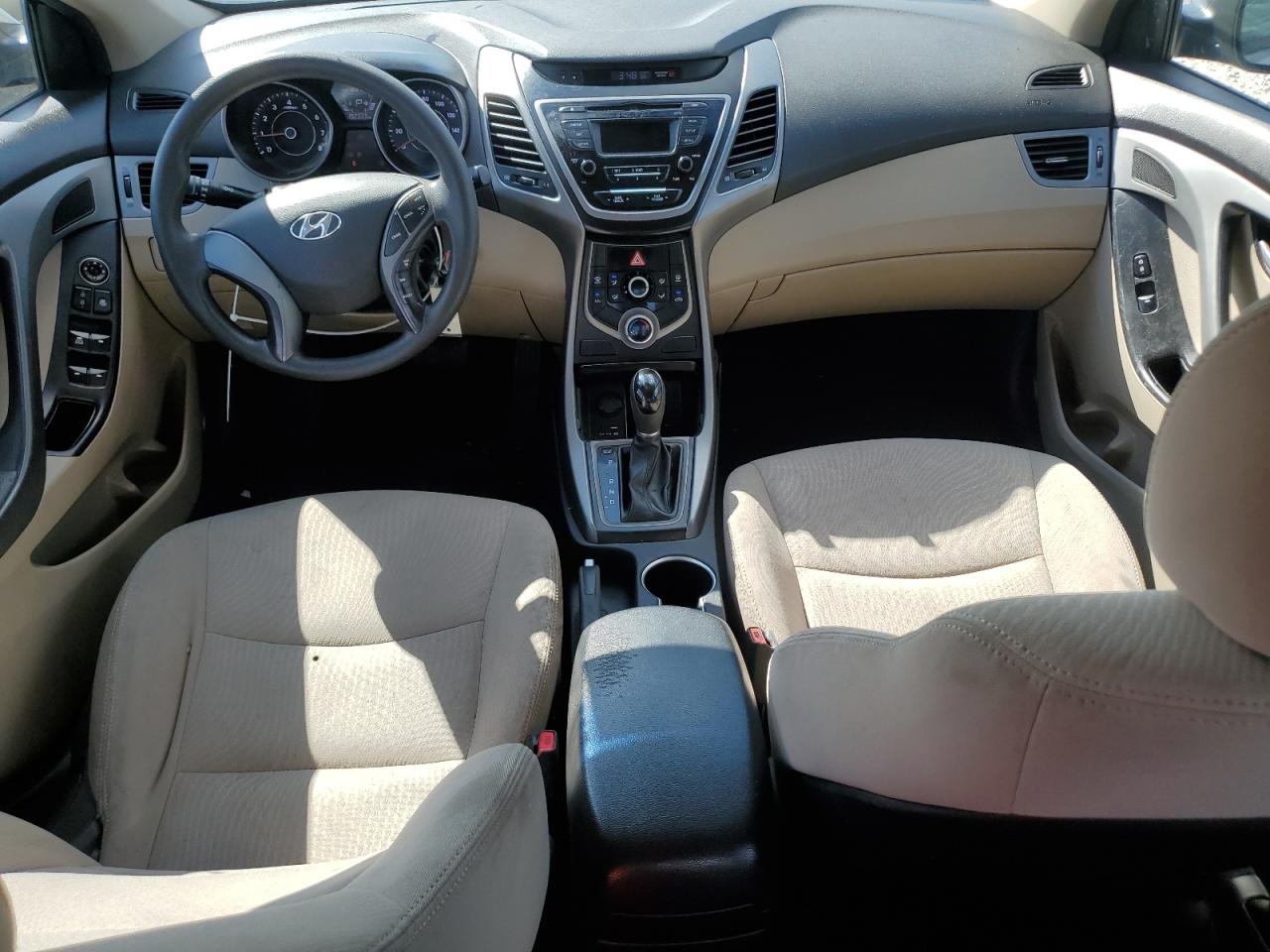2015 Hyundai Elantra - Image 8