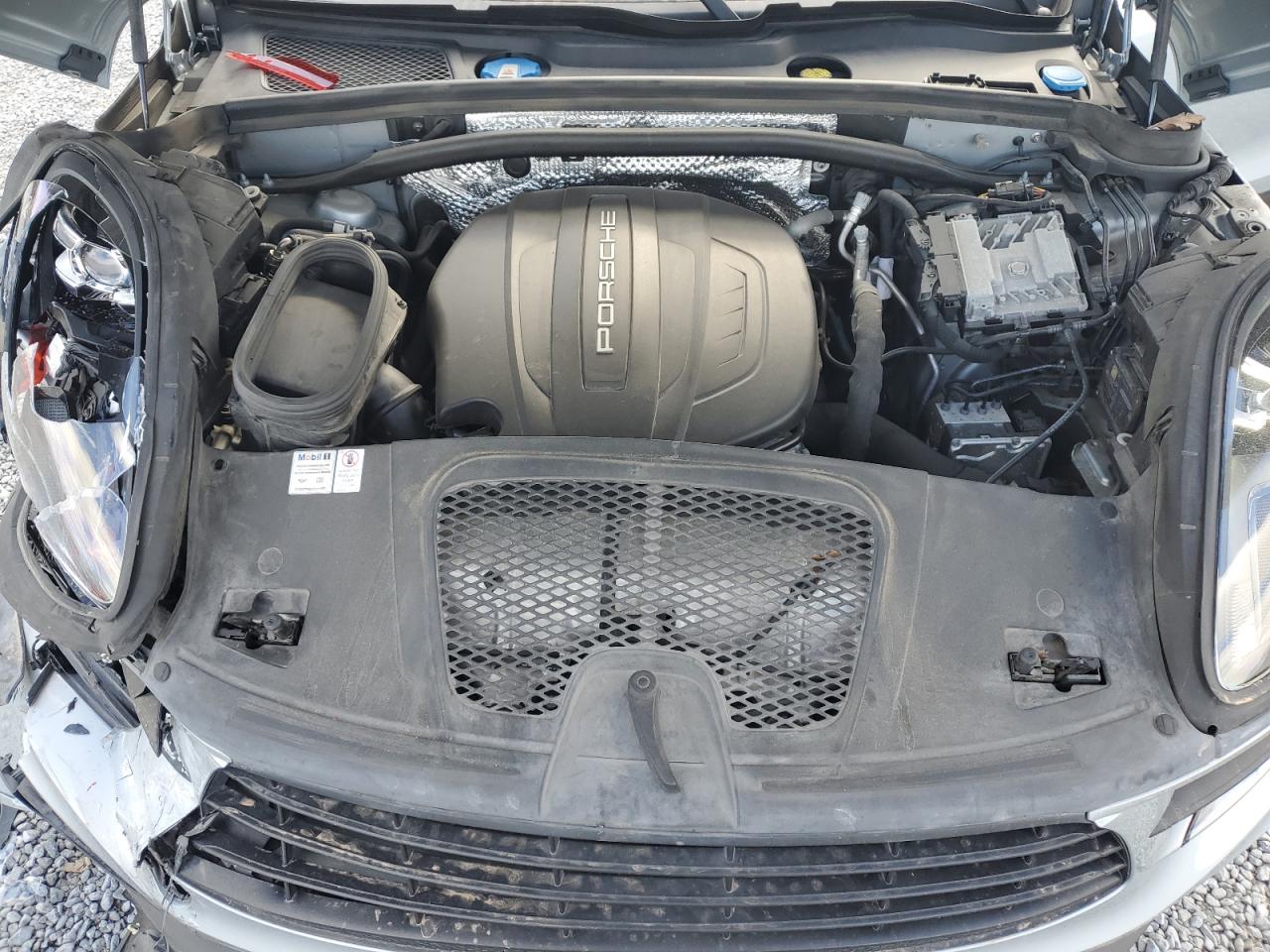2019 Porsche Macan - Image 13