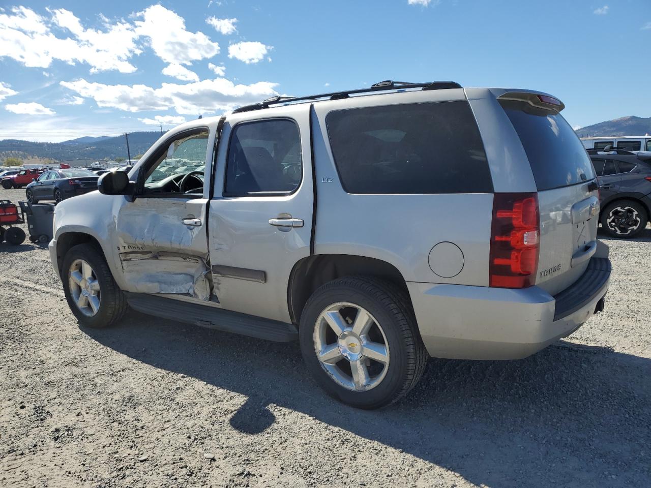2007 Chevrolet Tahoe - Image 2