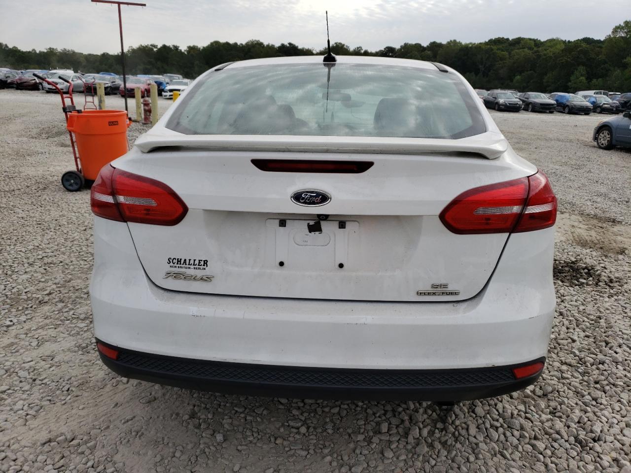 2015 Ford Focus Se VIN: 1FADP3F2XFL235249 Lot: 75758744