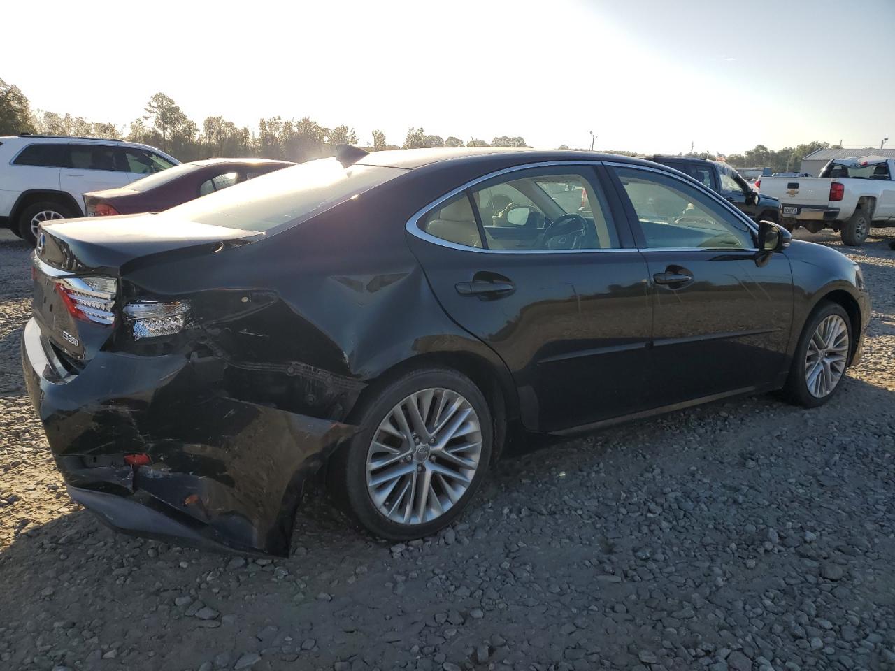 2015 Lexus ES - Image 3