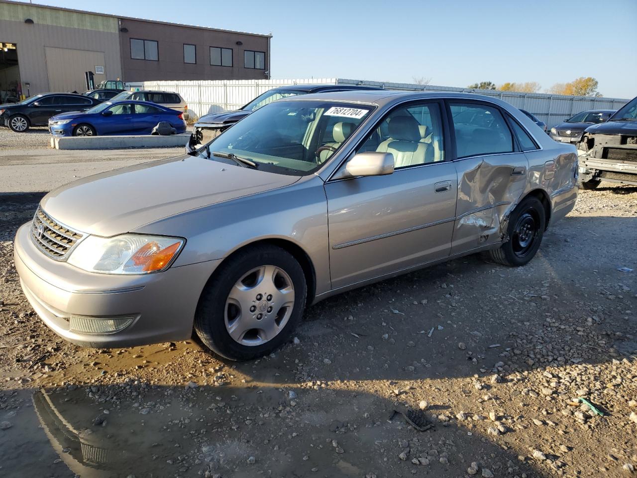2003 Toyota Avalon - Image 1