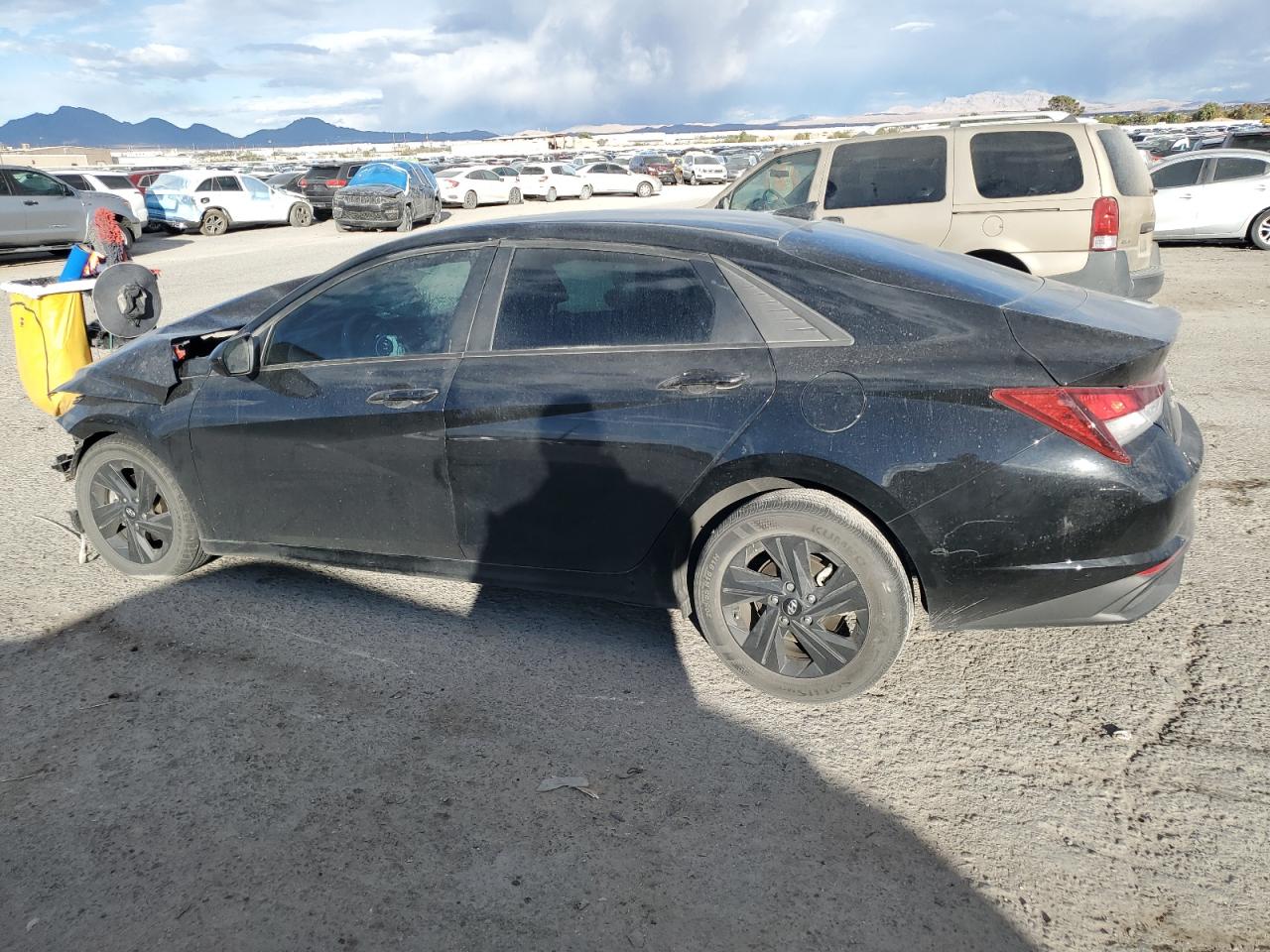 2022 Hyundai Elantra - Image 2