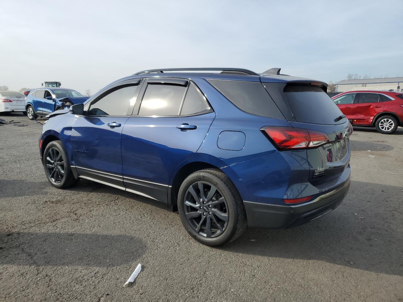 2022 Chevrolet Equinox - Image 2