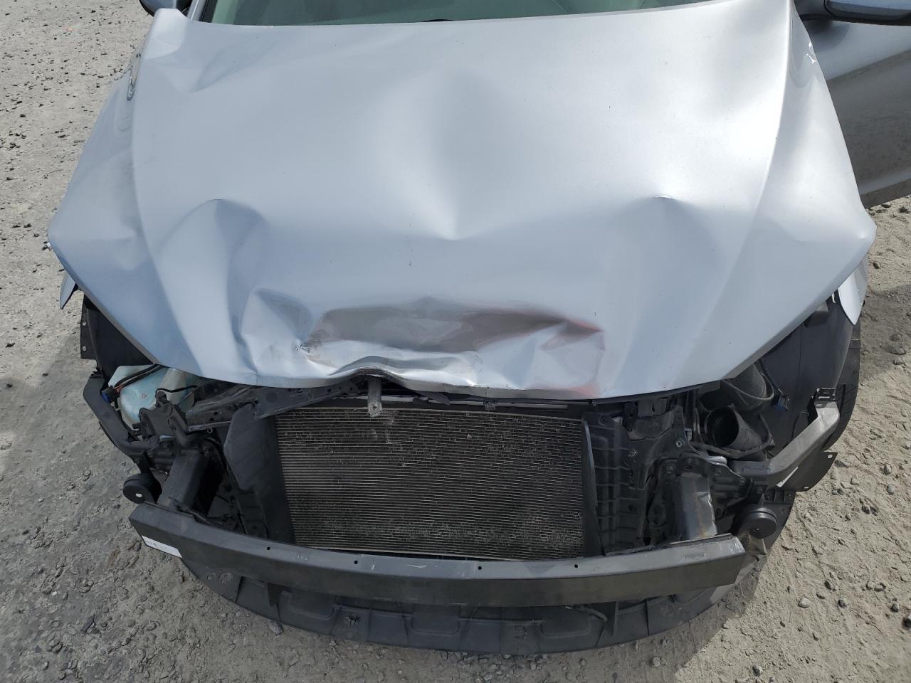 2017 Hyundai Elantra - Image 12