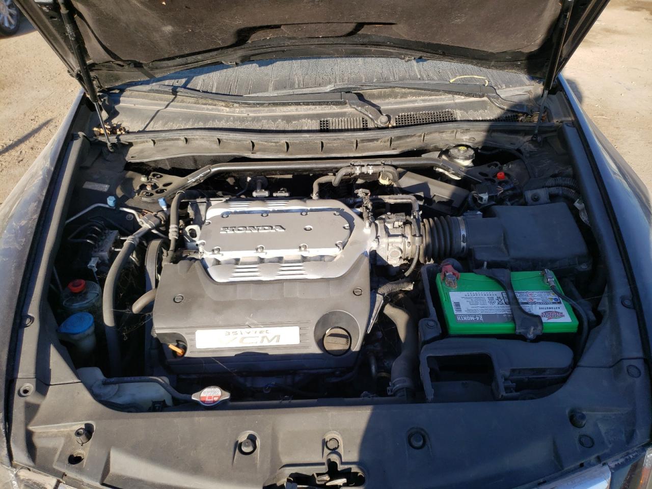 1HGCP3F82BA011264 2011 Honda Accord Exl