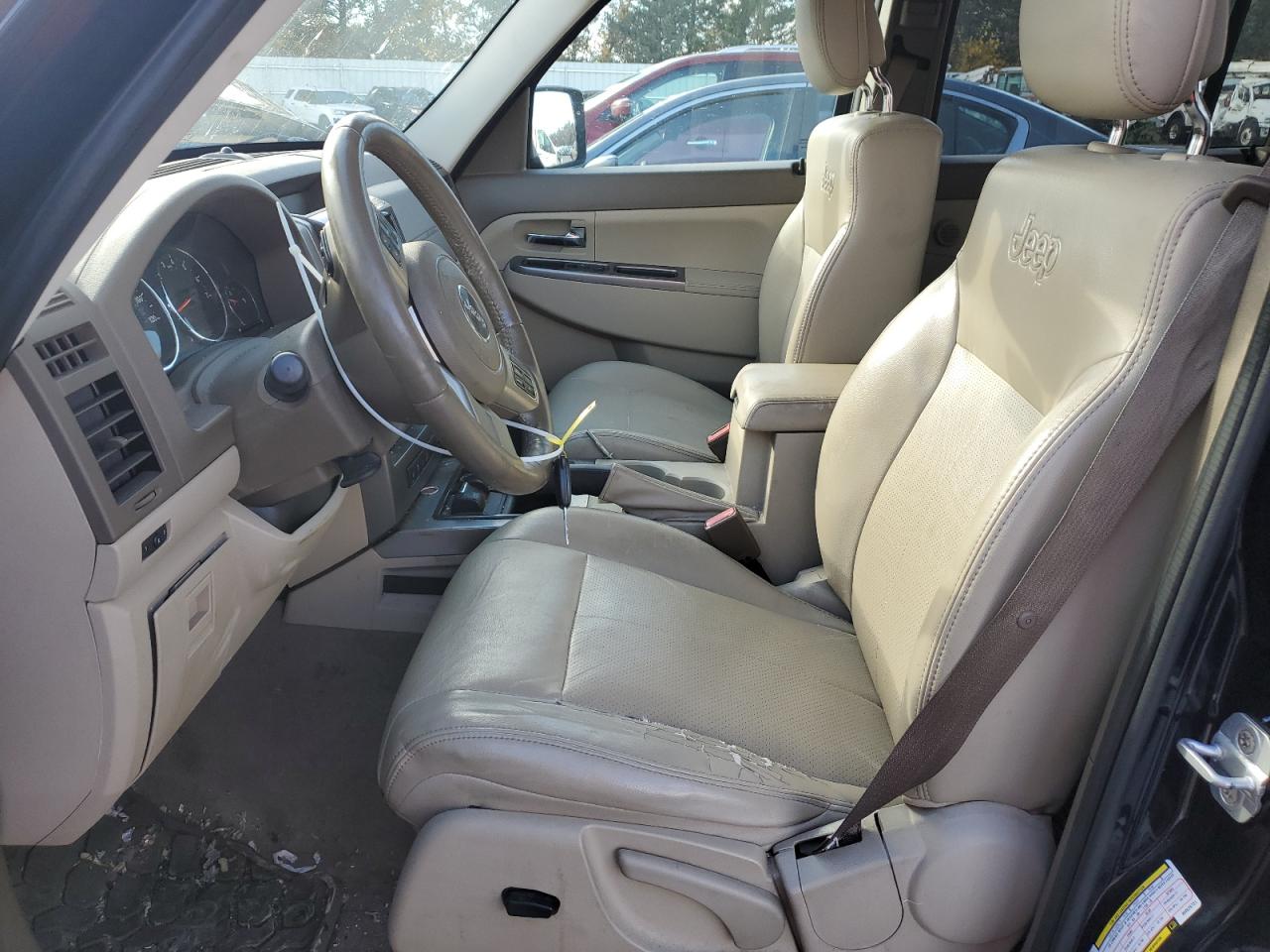 2011 Jeep Liberty (North America) - Image 7