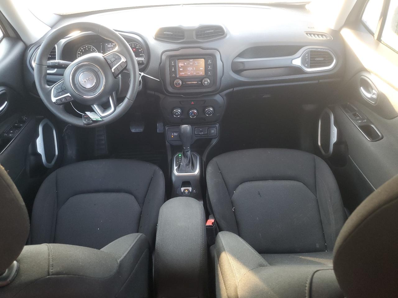 2018 Jeep Renegade - Image 8