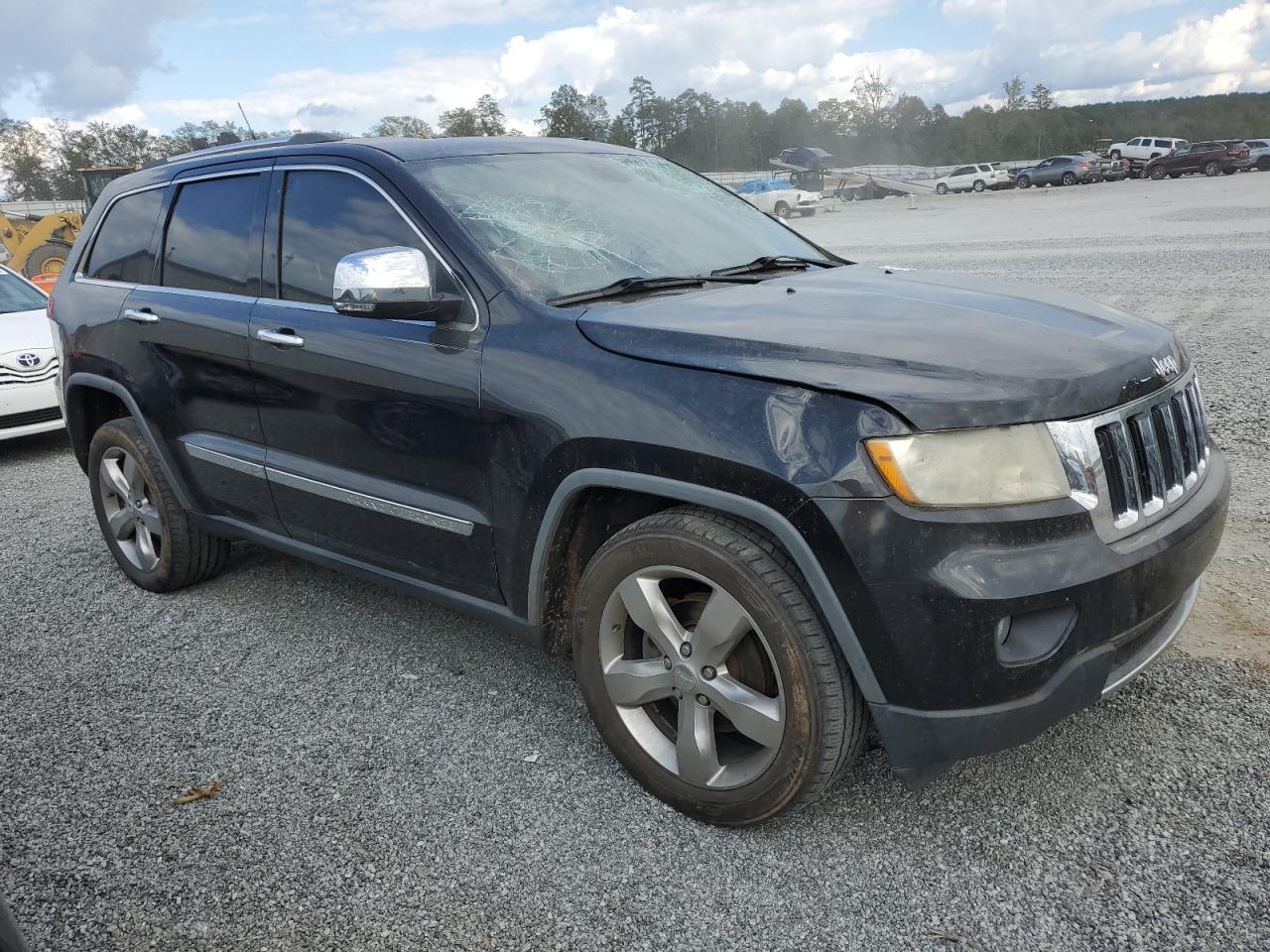 2011 Jeep Grand Cherokee - Image 4