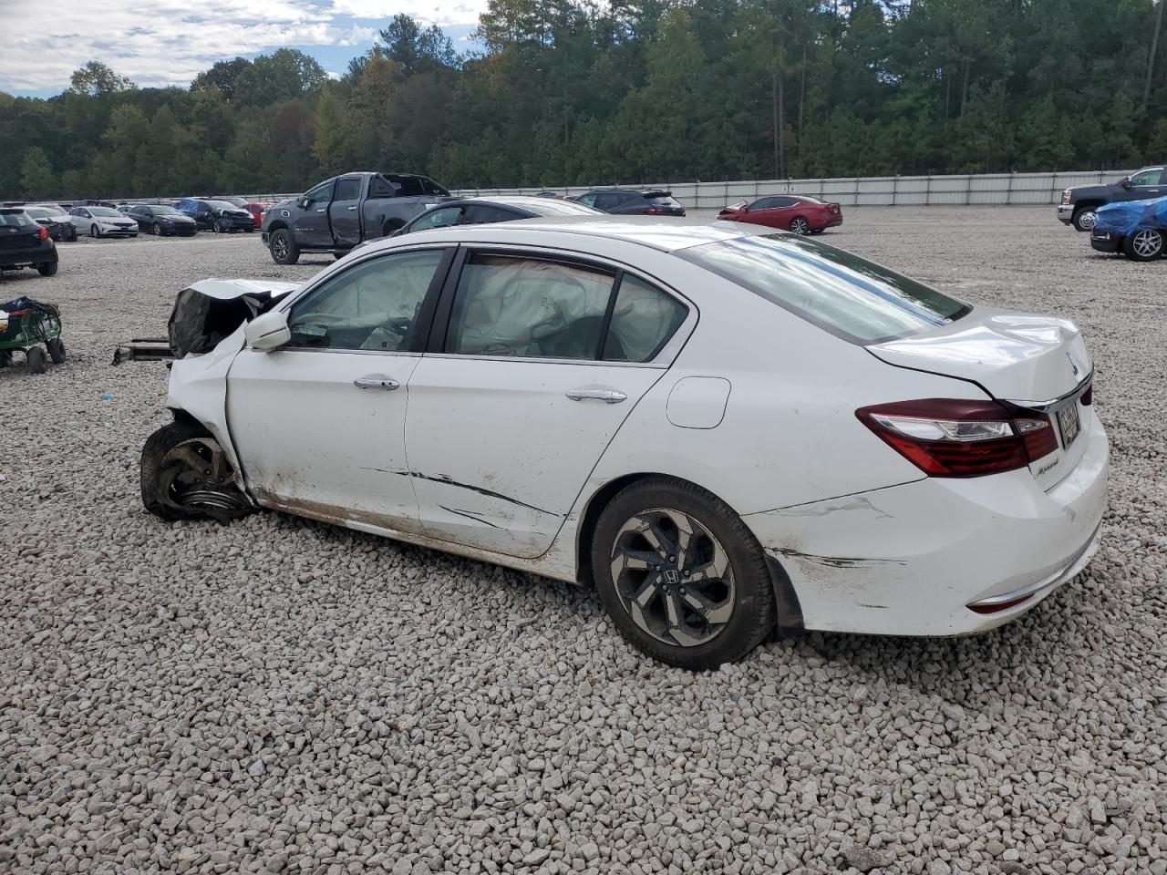 1HGCR2F7XHA165841 2017 HONDA ACCORD - Image 2