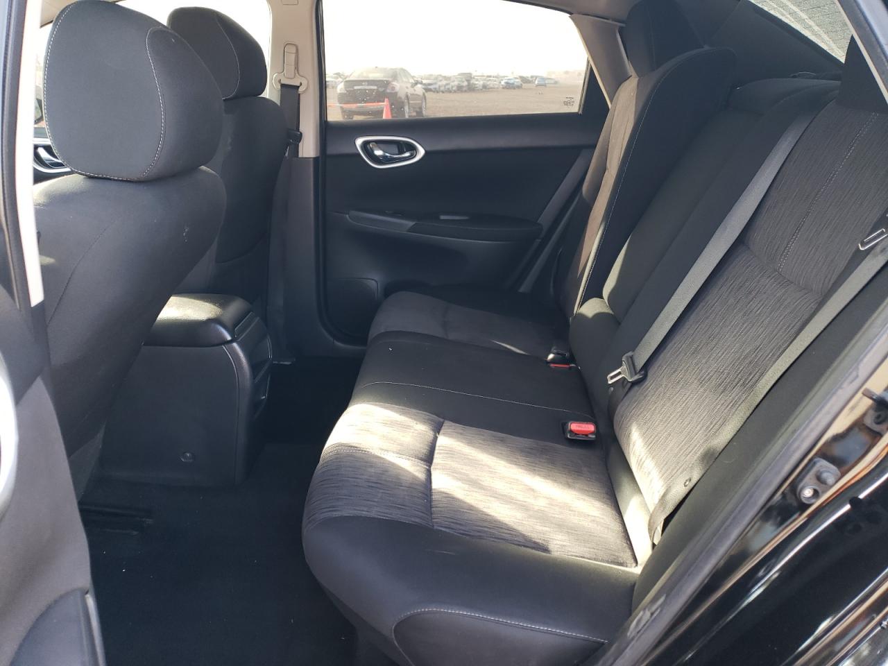 2015 Nissan Sentra - Image 10