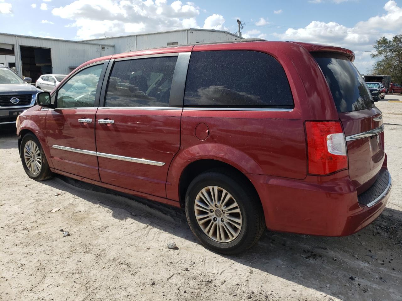 2013 Chrysler Town & Country - Image 2