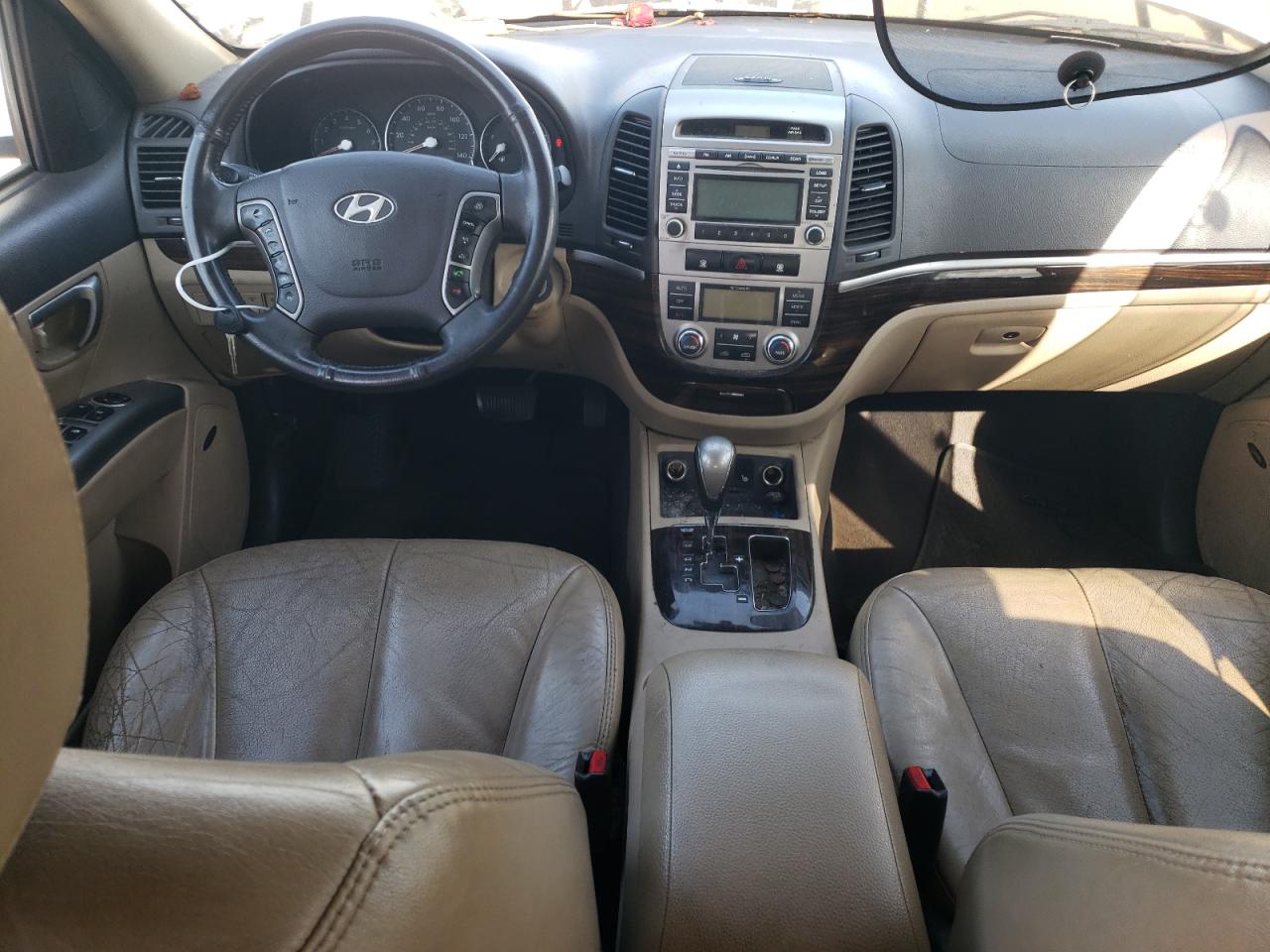 2012 Hyundai Santa Fe - Image 8