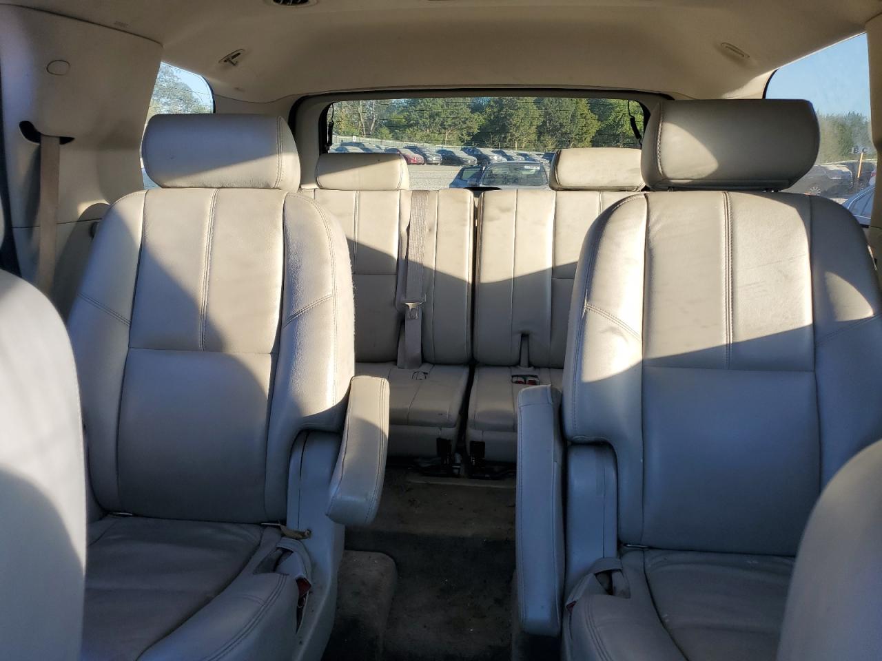 2009 Chevrolet Tahoe - Image 10