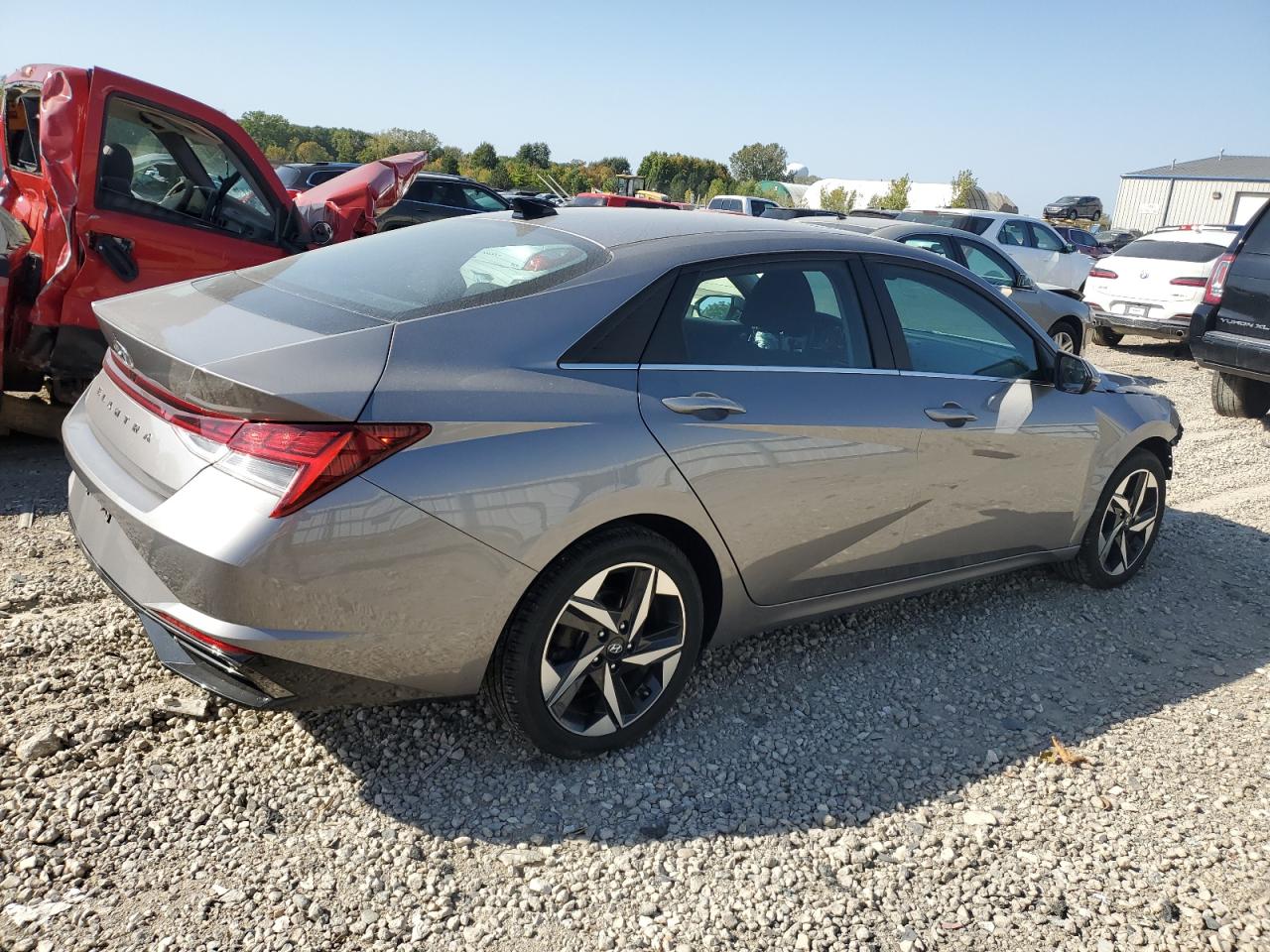 2021 Hyundai Elantra - Image 3