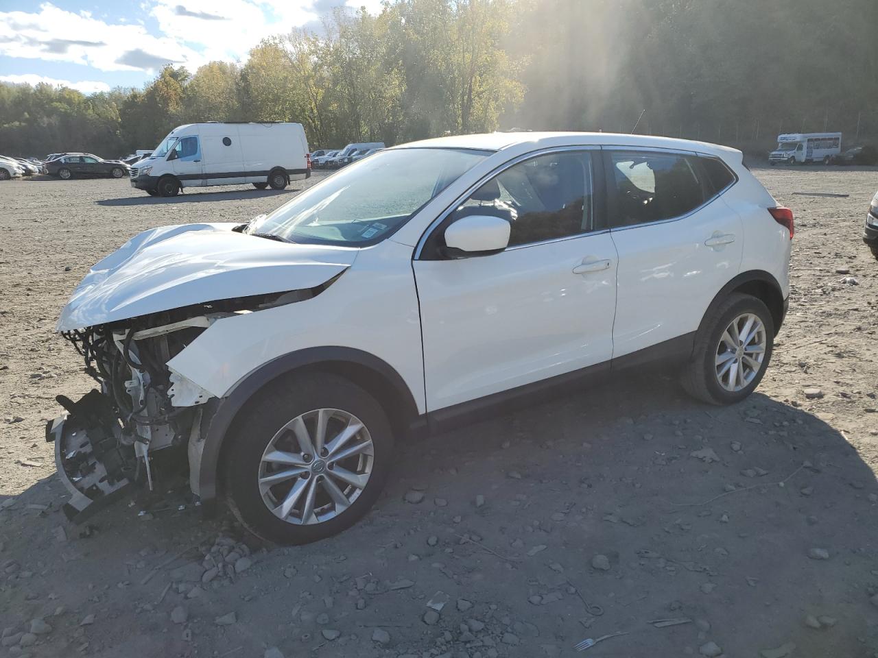 JN1BJ1CR1JW264321 2018 NISSAN ROGUE - Image 1