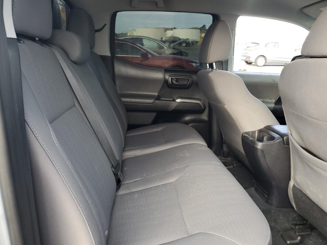 2019 Toyota Tacoma - Image 10