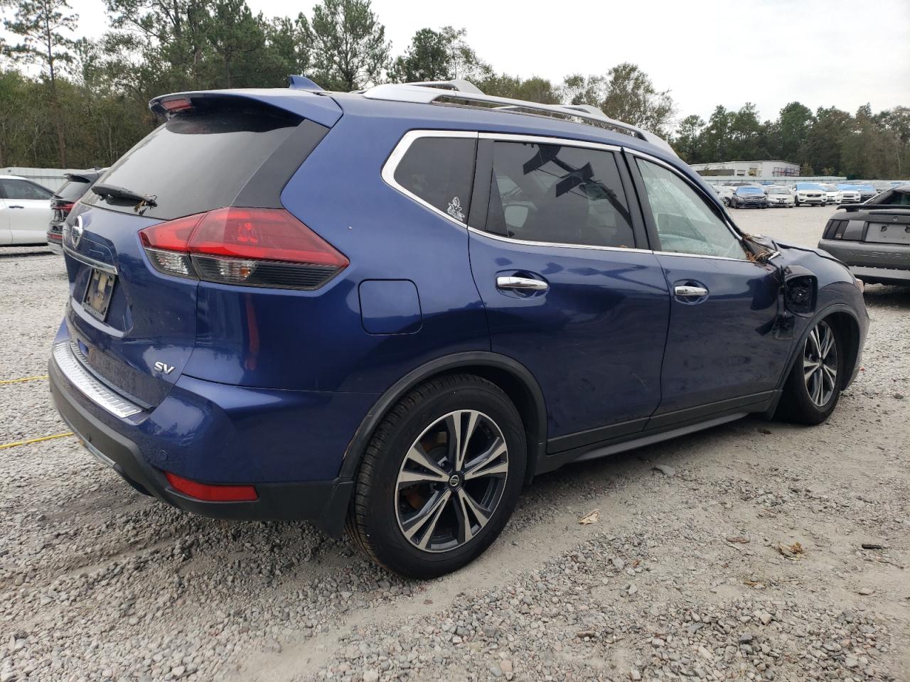2019 Nissan Rogue - Image 3
