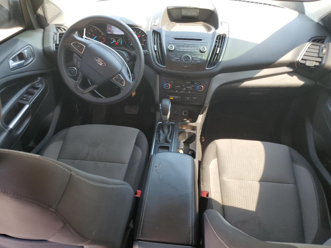 1FMCU9GD7JUA37129 2018 Ford Escape Se