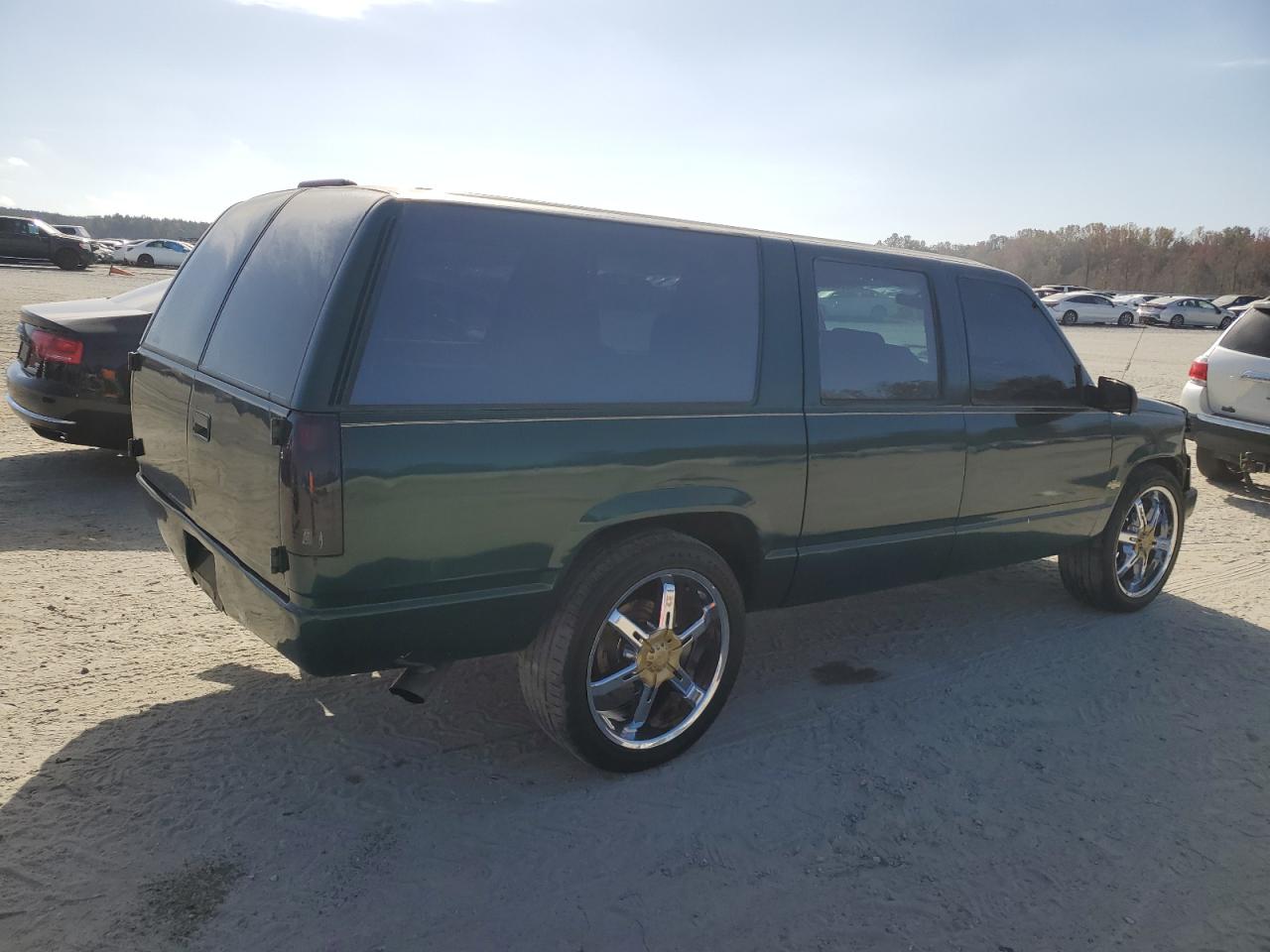 1994 Chevrolet Suburban - Image 3