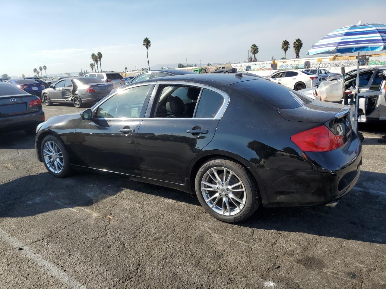 2011 Infiniti G - Image 2