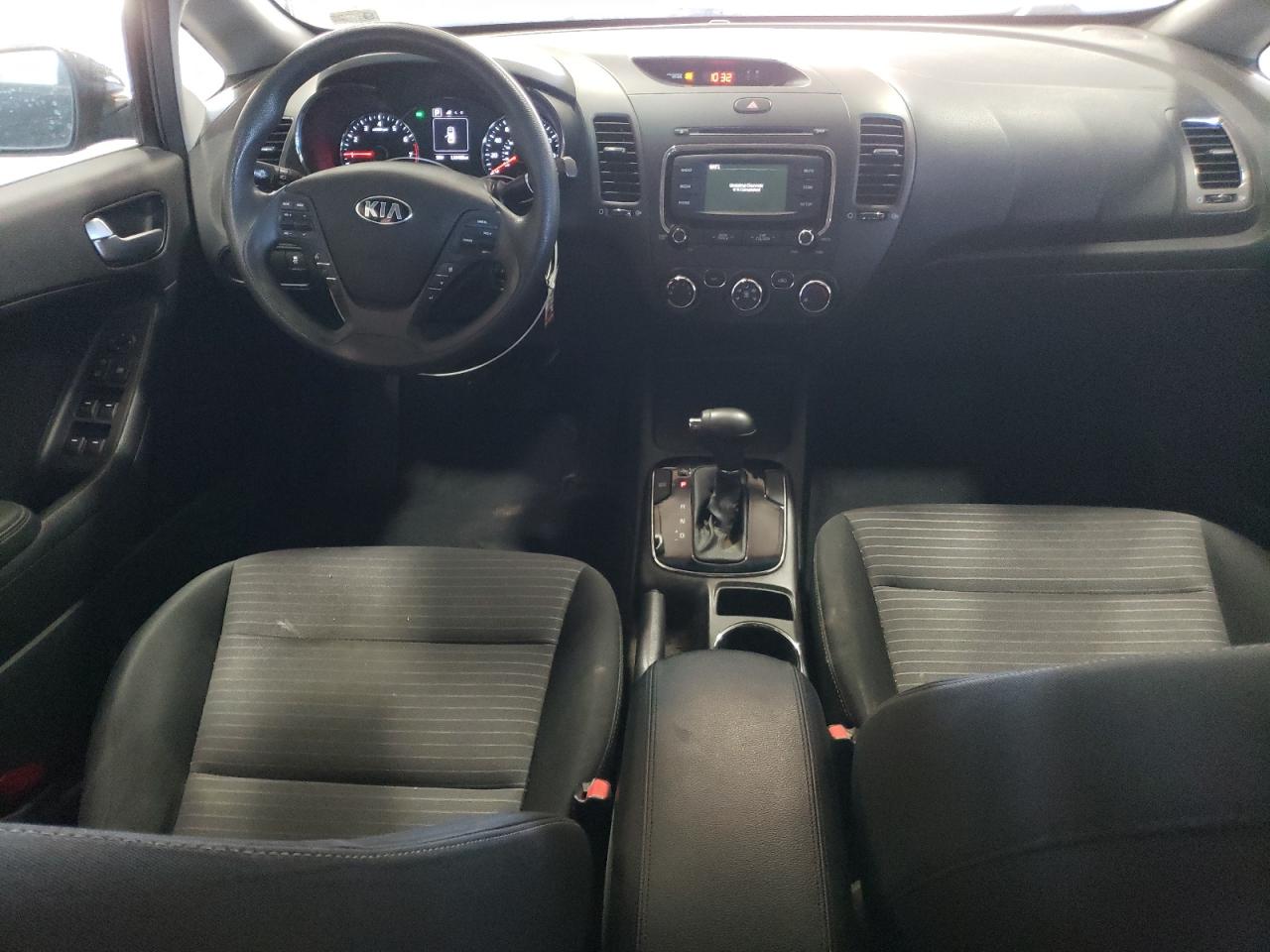 2017 Kia Forte - Image 8
