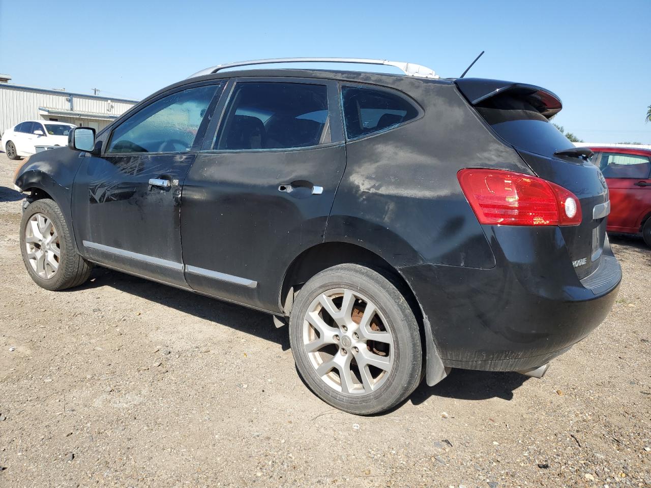 2011 Nissan Rogue - Image 2